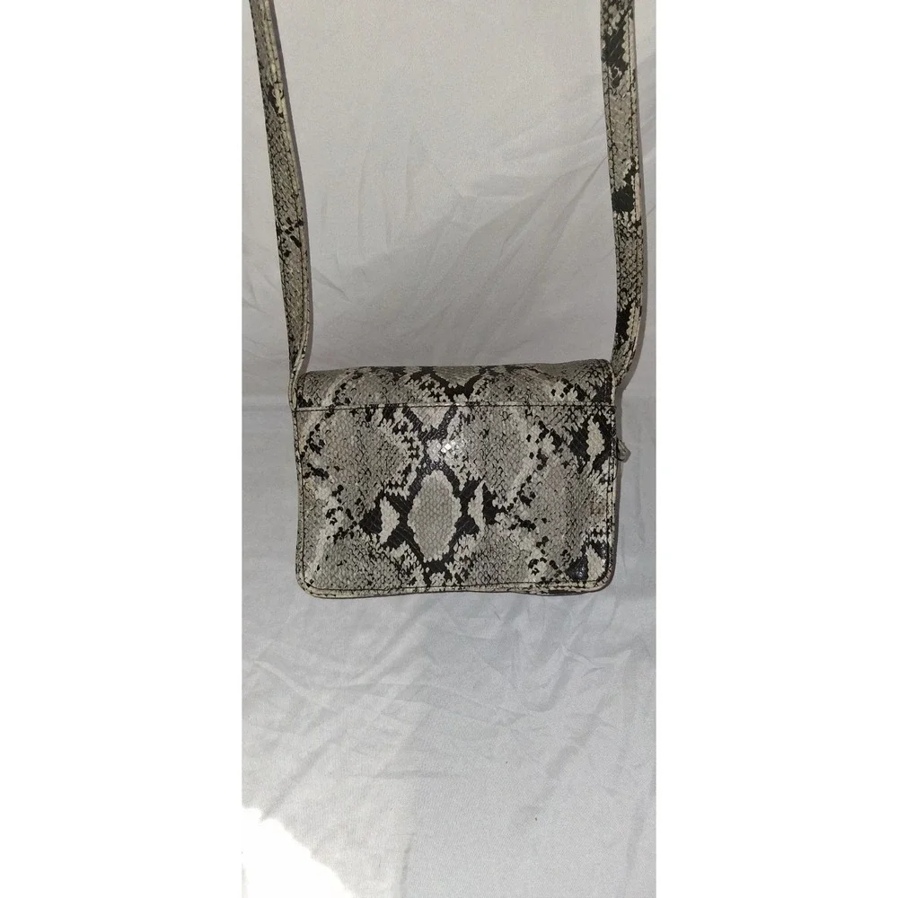 Nine West Faux Gray Snakeskin bag handbag crossbody purse - Picture 6 of 6